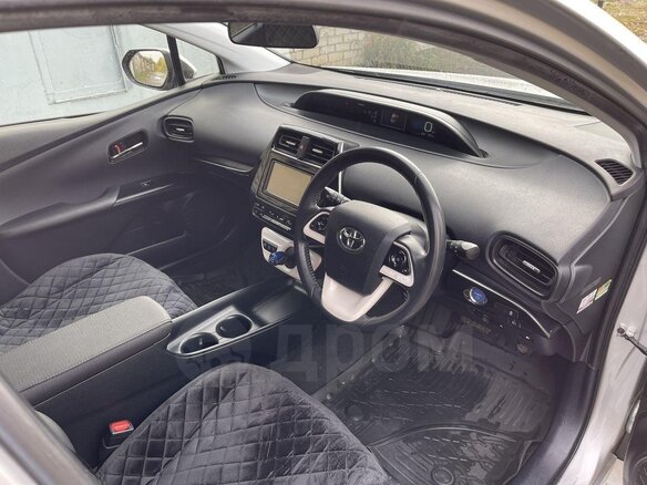 2016 Toyota Prius IV (XW50), серебристый, 1580000 рублей - вид 7