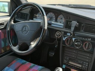 1992 Mercedes-Benz 190 (W201), красный, 750000 рублей, вид 4