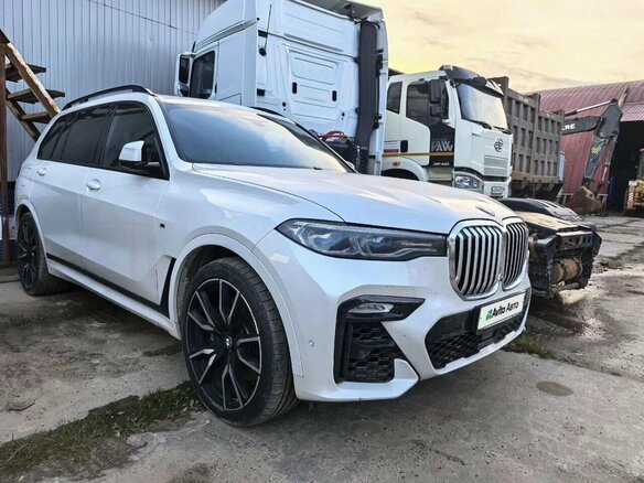 2021 BMW X7 30d I (G07), белый, 6600000 рублей - вид 1