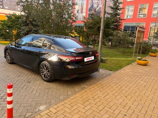 2021 Toyota Camry VIII (XV70) Рестайлинг, чёрный, 3400000 рублей, вид 2