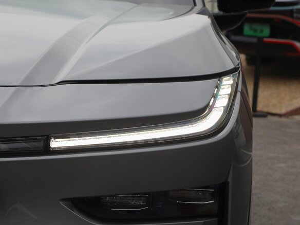 2026 Toyota bZ3X 58.3 kWh, серебристый, 3013000 рублей - вид 8