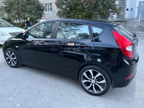 2015 Hyundai Solaris I Рестайлинг, чёрный, 1150000 рублей - вид 4