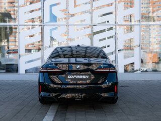 2024 BMW 5 серии 530i xDrive VIII (G60/G61/G68), синий, 7630000 рублей, вид 4