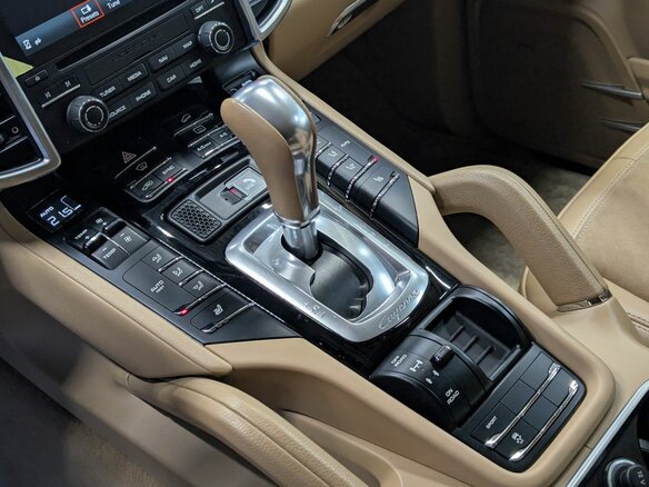 2017 Porsche Cayenne Diesel II Рестайлинг (958), коричневый - вид 13