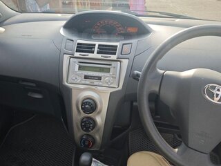 2009 Toyota Vitz II (XP90), серебристый, 579999 рублей, вид 5