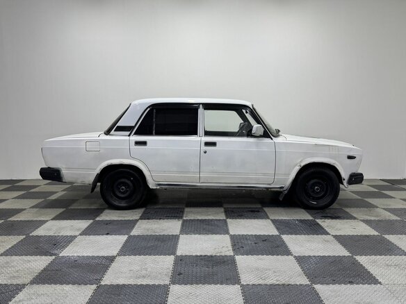 2007 Lada (ВАЗ) 2107, белый, 150000 рублей - вид 3