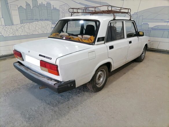 2010 Lada (ВАЗ) 2107, белый, 90000 рублей - вид 4
