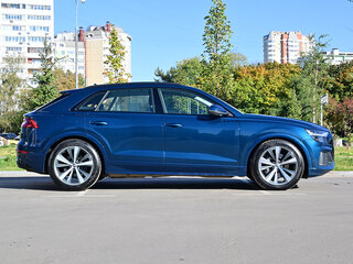 2020 Audi Q8 45 TDI I (4M), синий, 6370000 рублей, вид 4