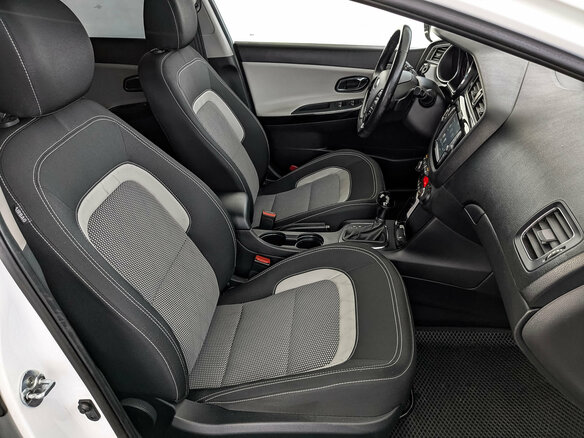 2018 Kia Ceed II Рестайлинг, белый - вид 23