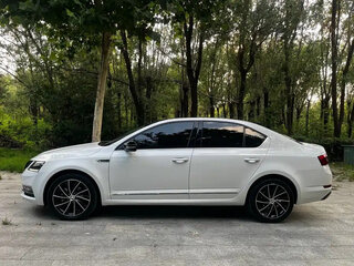 2020 Skoda Octavia III (A7) Рестайлинг, белый, 1459099 рублей, вид 4