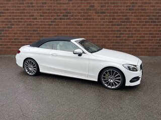 2017 Mercedes-Benz C-Класс 300 IV (W205), белый, 3500000 рублей, вид 3