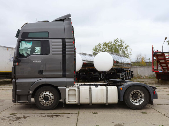 2018 MAN TGX, серый, 4950000 рублей - вид 3