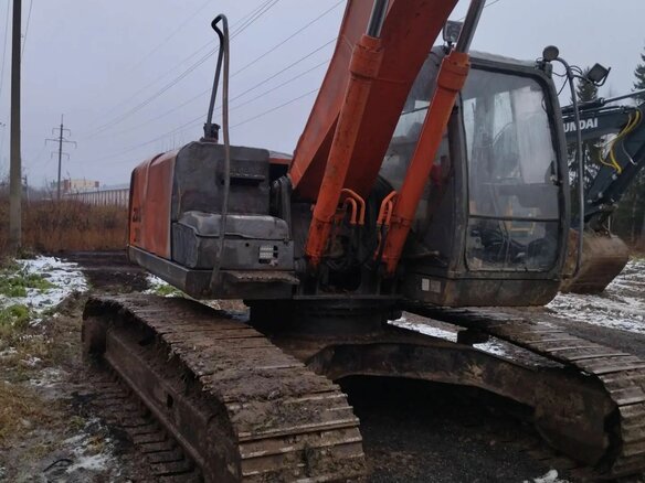 2007 Hitachi ZX200, оранжевый, 3000000 рублей