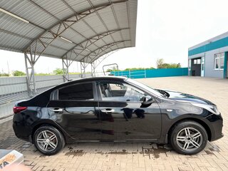 2017 Kia Rio IV, чёрный, 1250000 рублей, вид 4