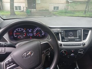 2019 Hyundai Solaris II, серебристый, 999000 рублей, вид 5