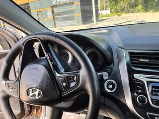 2014 Hyundai Solaris I Рестайлинг, коричневый, 700000 рублей, вид 5