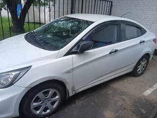 2013 Hyundai Solaris I, белый, 430000 рублей, вид 3
