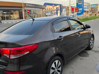 2015 Kia Rio III Рестайлинг, коричневый, 899999 рублей, вид 5