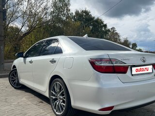 2017 Toyota Camry US Market VII (XV50) Рестайлинг, белый, 2000000 рублей, вид 5