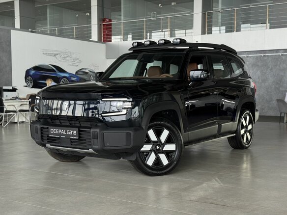 2025 Changan Deepal G318 I, чёрный, 5740000 рублей - вид 3