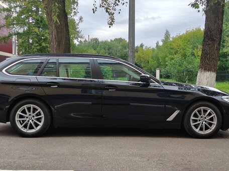 2018 BMW 5 серии 520d VII (G30/G31/G38), чёрный, вид 5