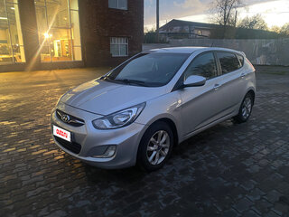 2012 Hyundai Solaris I, серебристый, 530000 рублей, вид 2