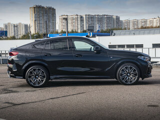 2021 BMW X6 40d III (G06), чёрный, 7640000 рублей, вид 4