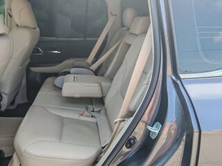 2021 Toyota Land Cruiser 300 Series, серый, 10700000 рублей, вид 4