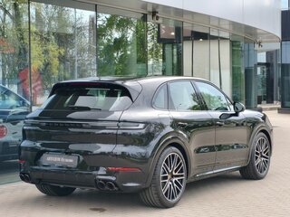 2025 Porsche Cayenne GTS III Рестайлинг, чёрный, 26380000 рублей, вид 2
