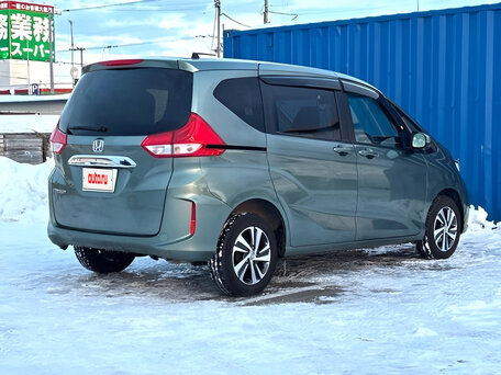 2023 Honda Freed II Рестайлинг, зелёный, 1490000 рублей, вид 4