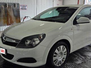 2010 Opel Astra GTC H Рестайлинг, белый, 700000 рублей, вид 1