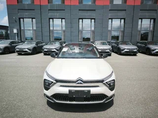 2025 Citroen C5 X, белый, 1937555 рублей, вид 3