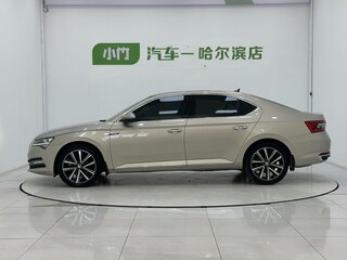 2022 Skoda Superb III Рестайлинг, золотистый, 2176000 рублей, вид 5