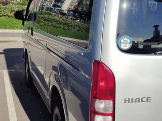 2017 Toyota HiAce H200 Рестайлинг, серый, 3200000 рублей, вид 4