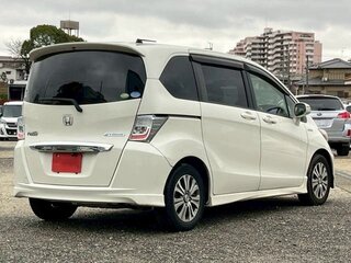 2016 Honda Freed I Рестайлинг 2, серебристый, 873000 рублей, вид 3