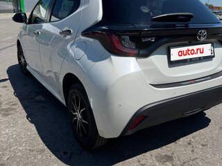 2020 Toyota Yaris IV, белый, 1010000 рублей, вид 5