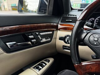 2013 Mercedes-Benz S-Класс 500 Long V (W221) Рестайлинг, чёрный, 1650000 рублей, вид 2