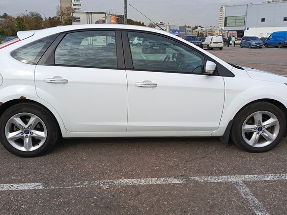 2011 Ford Focus II Рестайлинг, белый, 680000 рублей - вид 5