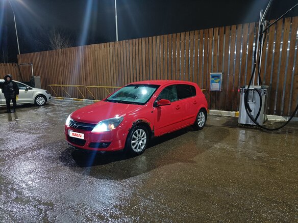 2004 Opel Astra H, красный, 235000 рублей - вид 3