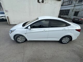 2014 Hyundai Solaris I Рестайлинг, белый, 950000 рублей, вид 3