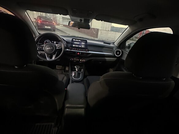 2023 Kia Forte III Рестайлинг, чёрный, 1600000 рублей - вид 9