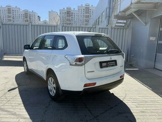 2012 Mitsubishi Outlander II Рестайлинг, белый, 1045000 рублей, вид 4