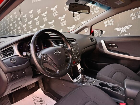 2018 Kia Ceed II Рестайлинг, красный, 1199000 рублей - вид 9