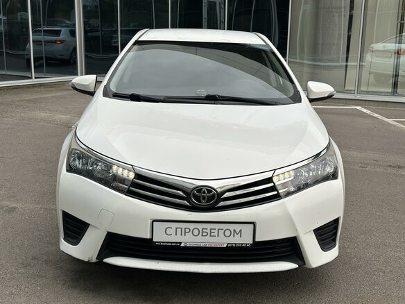 2013 Toyota Corolla XI (E160, E170, E180), белый - вид 1