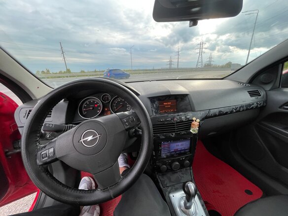 2008 Opel Astra GTC H Рестайлинг, красный - вид 13