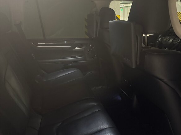 2016 Lexus LX 570 III Рестайлинг 2, чёрный, 8300000 рублей - вид 11