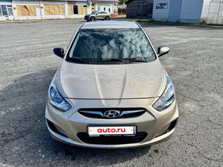 2013 Hyundai Solaris I, бежевый, 749000 рублей, вид 3