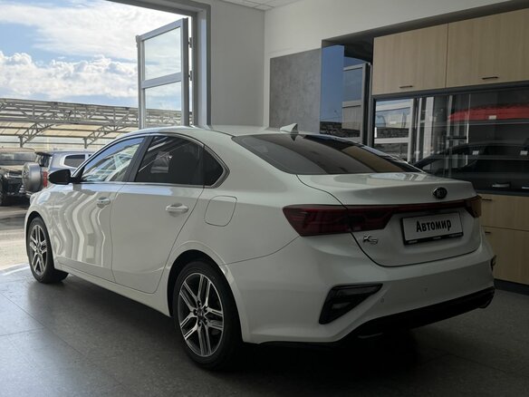 2018 Kia K3 II, белый - вид 3