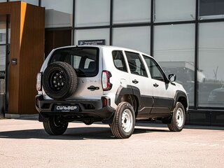 2026 Lada (ВАЗ) Niva Travel I Рестайлинг, серебристый, 1618000 рублей, вид 5