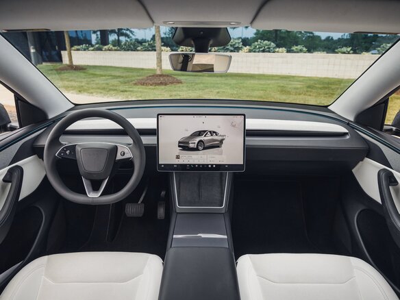 2026 Tesla Model Y Long Range I Рестайлинг, серебристый - вид 8